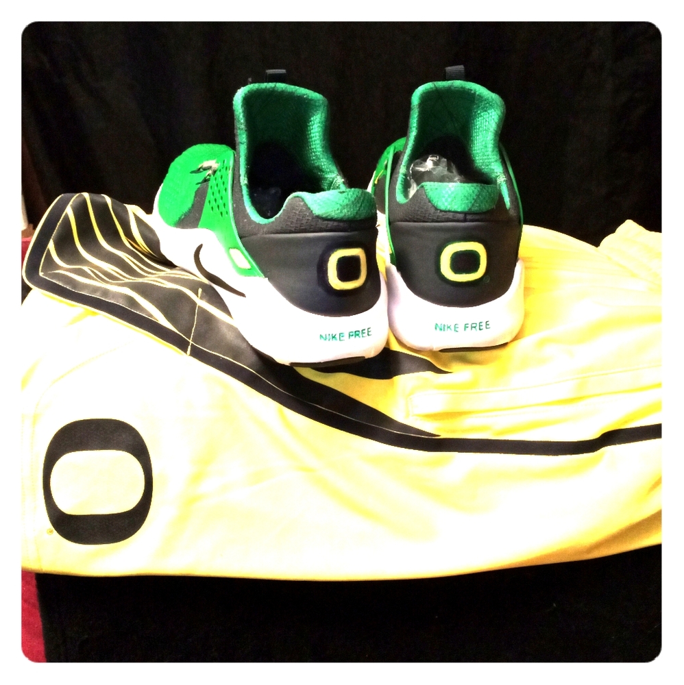 Nike Free Flyknit Oregon ducks custom size 11.5